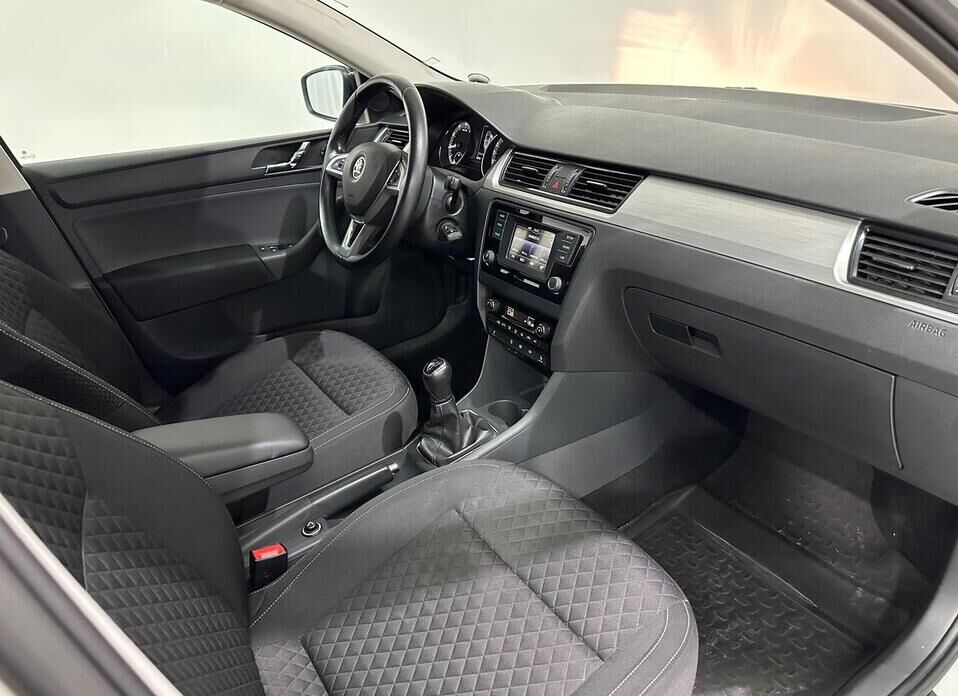 Skoda Rapid, I Рестайлинг 1.6 MT (110 л.с.)