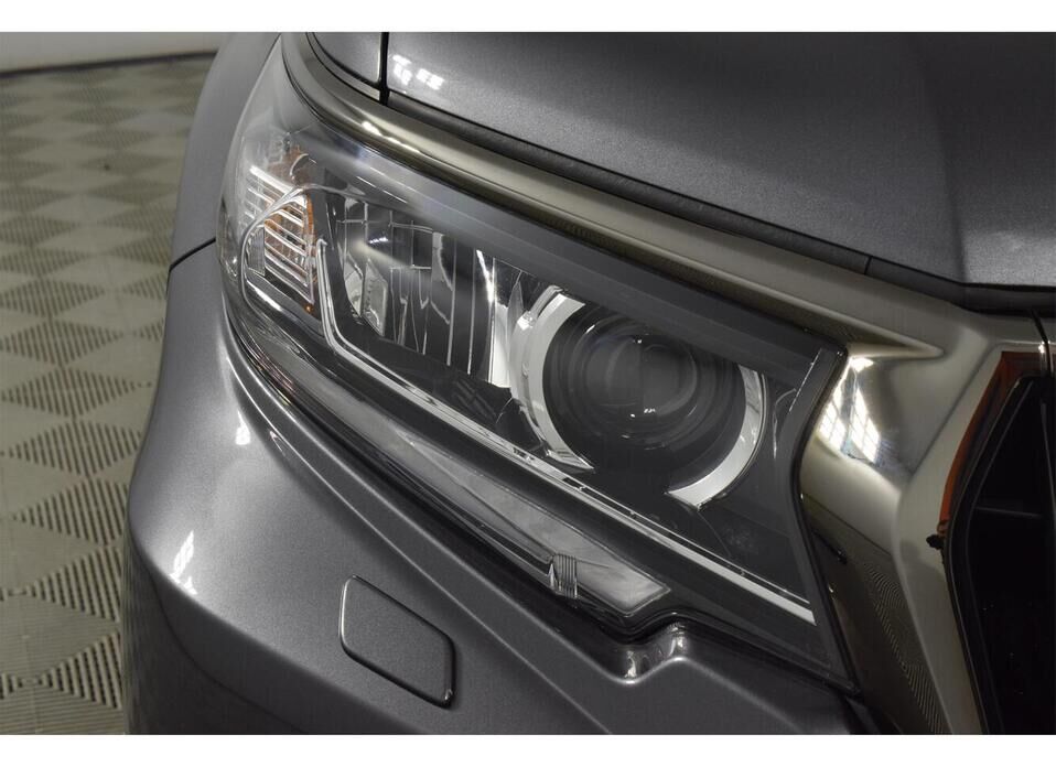 Toyota Land Cruiser Prado, 150 Series Рестайлинг 3 2.8d AT (200 л.с.) 4WD